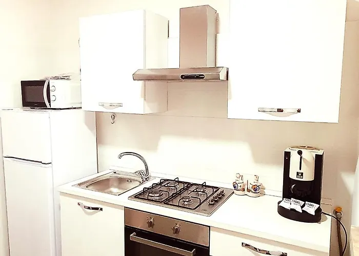 Lemon Tree House Apartment